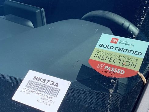 Used 2025 Toyota RAV4 LE AWD/4WD image 37