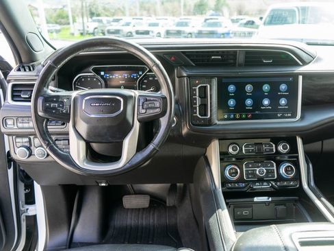 Used 2021 GMC Yukon Denali w/ Denali Premium Package AWD/4WD image 17