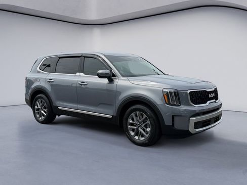 Used 2023 Kia Telluride LX FWD image 7