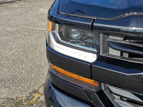 Certified 2018 Chevrolet Silverado 1500 LT w/ All Star Edition image 9