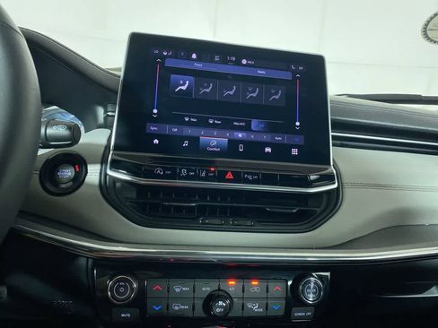 Used 2024 Jeep Compass Limited image 26