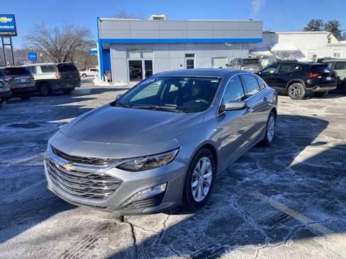 Used 2024 Chevrolet Malibu LT image 3