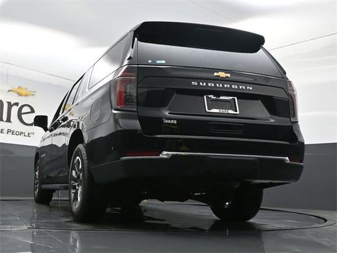 New 2025 Chevrolet Suburban LS image 33