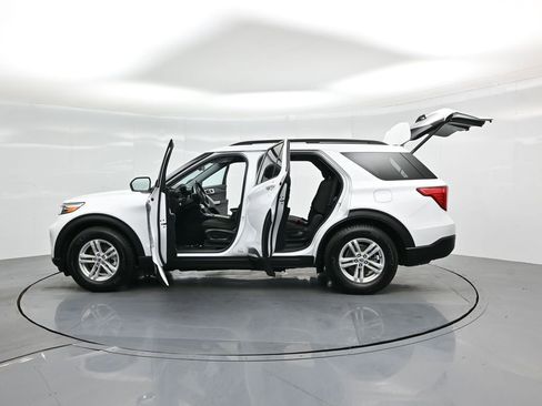 Certified 2021 Ford Explorer XLT image 38