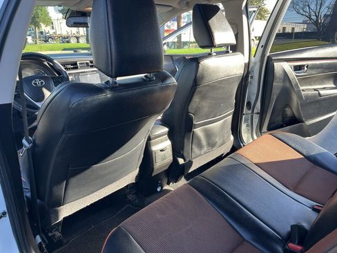 Used 2017 Toyota Corolla SE w/ SE Premium Package image 27