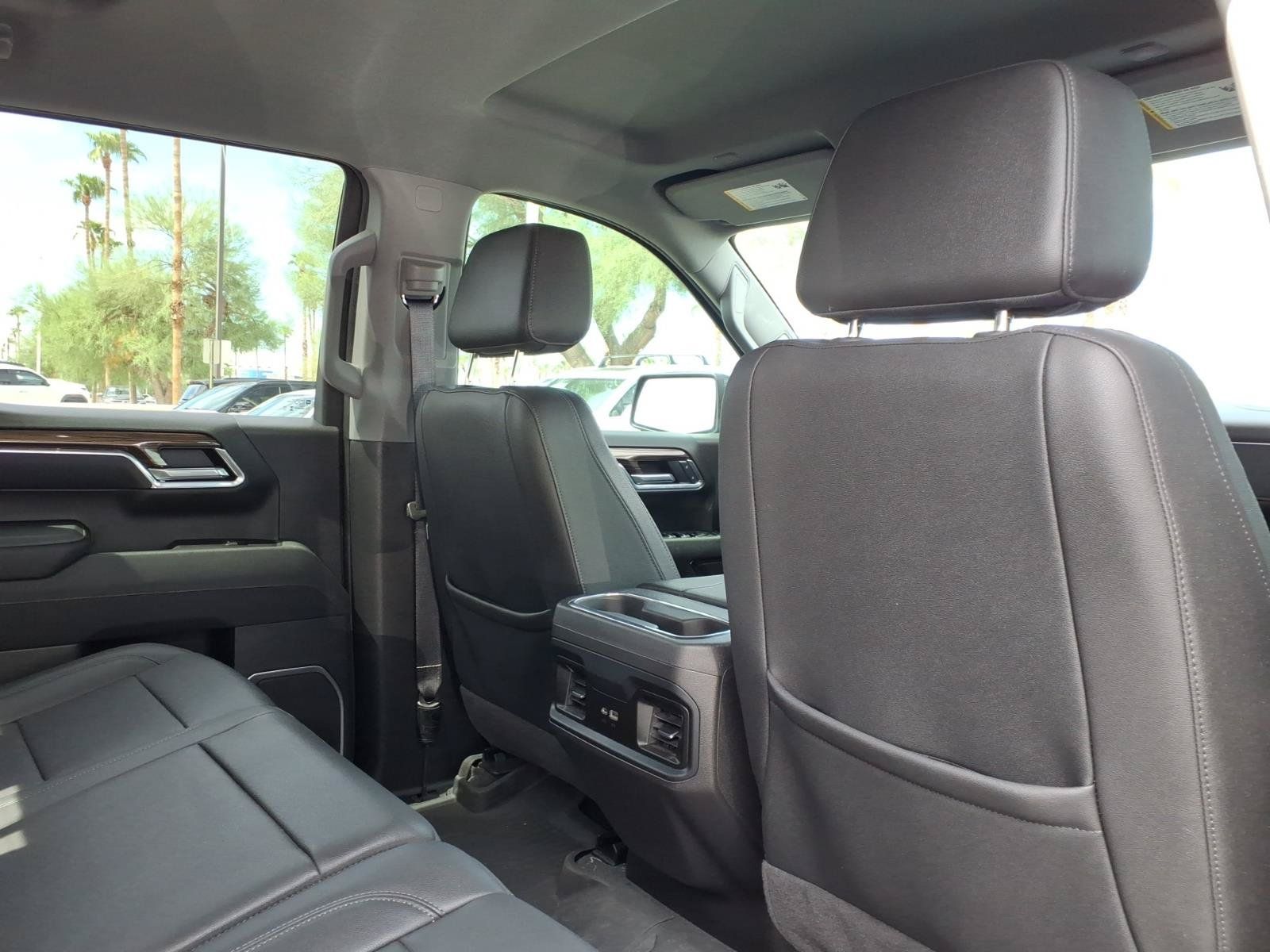 Used 2025 Chevrolet Silverado 1500 LT Trail Boss w/ LT Trail Boss Premium Package AWD/4WD image 13