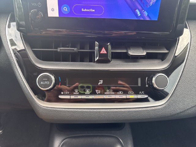 Used 2023 Toyota Corolla LE FWD image 30