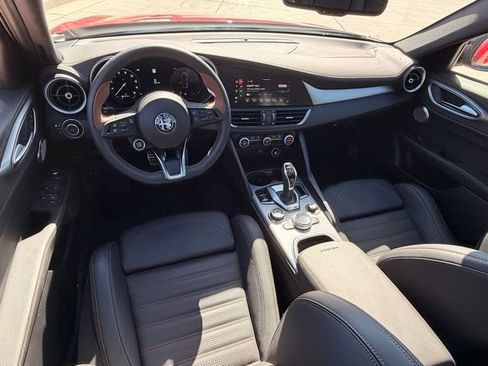 Used 2025 Alfa Romeo Giulia w/ Driving Assist Package RWD image 13