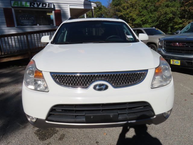 Used 2011 Hyundai Veracruz Limited w/ Navigation Pkg 3 FWD image 3