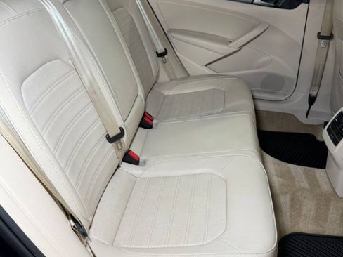 Used 2015 Volkswagen Passat 1.8T SE FWD image 20