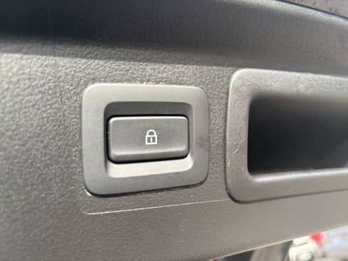 Used 2025 MAZDA CX-50 AWD 2.5 S w/ Select Package image 18