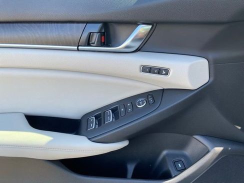 Used 2021 Honda Accord Touring image 18