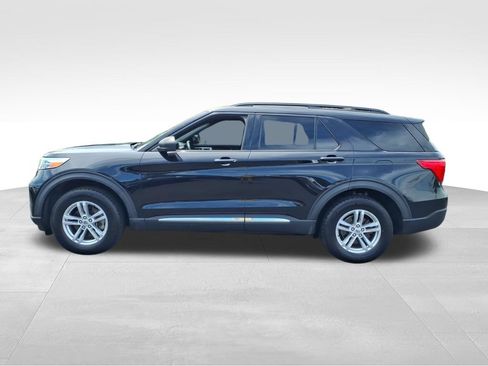 Used 2020 Ford Explorer XLT w/ Comfort Package AWD/4WD image 22