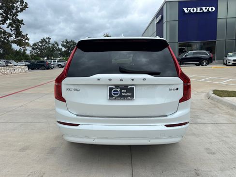 Certified 2023 Volvo XC90 B6 Core w/ Climate Package image 5