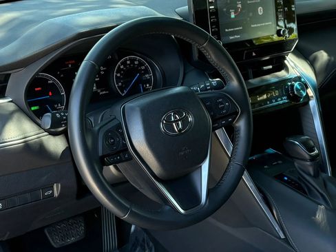 Used 2021 Toyota Venza XLE AWD/4WD image 13