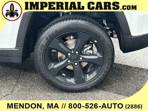 New 2025 Jeep Grand Cherokee Altitude AWD/4WD image 8