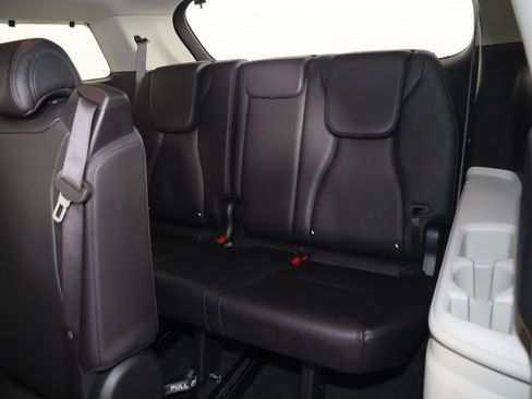Used 2024 Kia Carnival EX FWD image 56