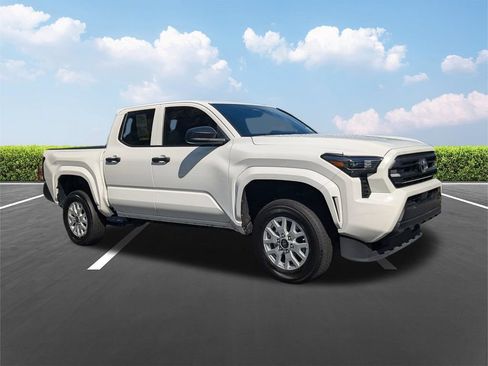 Used 2024 Toyota Tacoma SR AWD/4WD image 2