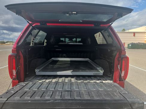 Used 2024 GMC Sierra 1500 SLT w/ SLT Premium Plus Package image 31