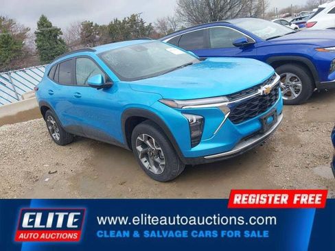 Used 2025 Chevrolet Trax LT w/ LT Convenience Package FWD image 1