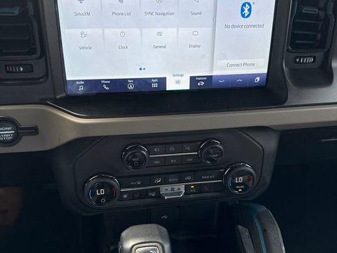 Used 2023 Ford Bronco Wildtrak AWD/4WD image 13