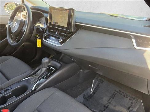 Used 2025 Toyota Corolla LE image 20