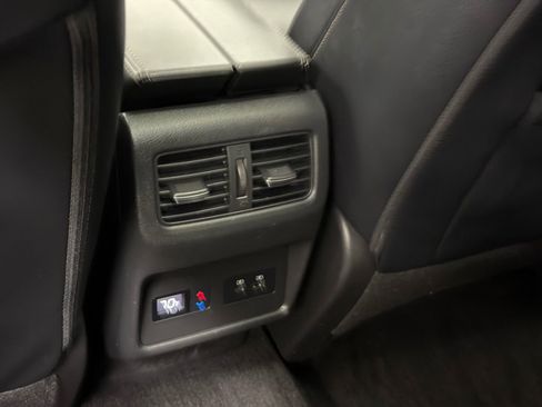 Used 2021 Nissan Rogue SL image 19