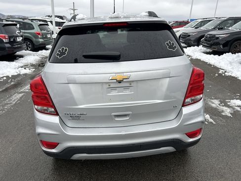 Used 2019 Chevrolet Trax LT w/ LT Convenience Package image 9