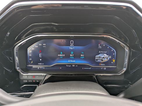 Used 2025 Chevrolet Silverado 1500 LT AWD/4WD image 18