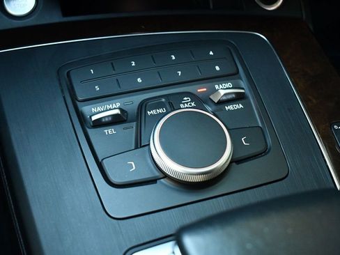 Used 2019 Audi Q5 2.0T Premium image 28