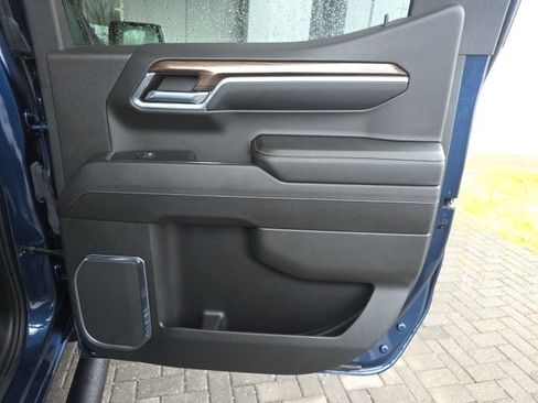 Used 2023 Chevrolet Silverado 1500 LT image 12