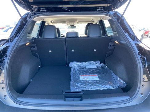 New 2025 Nissan Kicks SR image 32