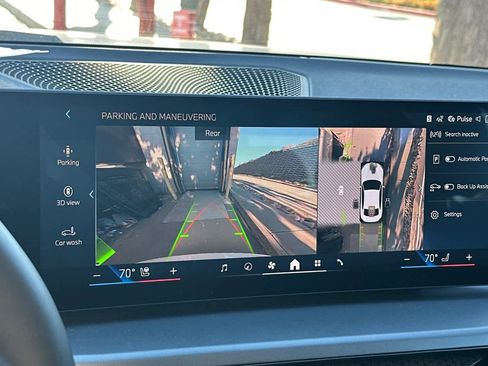 Used 2025 BMW 230i Coupe w/ Convenience Package image 21