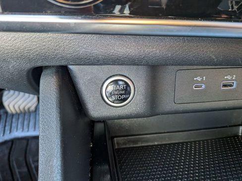 Used 2021 Nissan Rogue S image 22