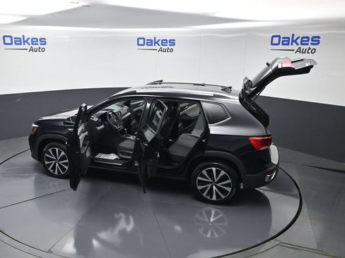 Used 2024 Volkswagen Taos SE FWD image 57