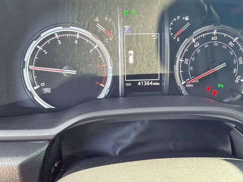 Used 2024 Toyota 4Runner Limited AWD/4WD image 28