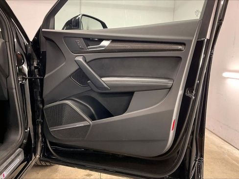 Used 2023 Audi SQ5 Premium Plus w/ Premium Plus Package image 25