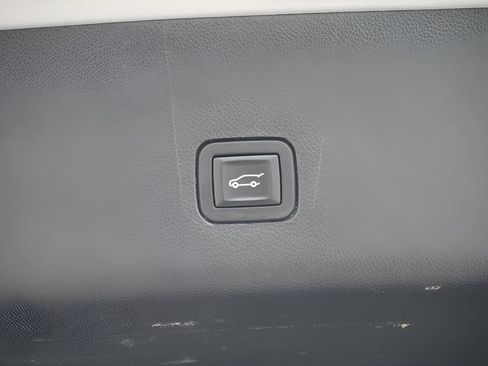 Used 2018 Chevrolet Traverse Premier w/ LPO, 'HIT The Road' Package image 11