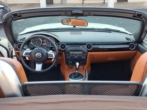 Used 2007 MAZDA MX-5 Miata Grand Touring w/ Premium Pkg image 5