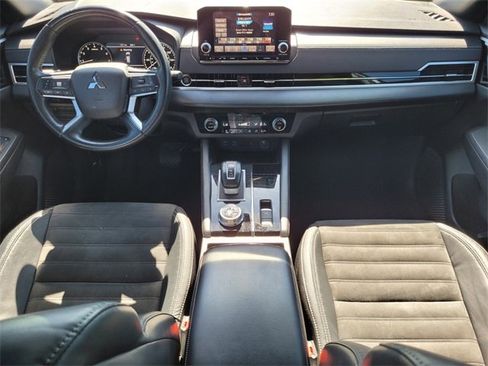 Used 2022 Mitsubishi Outlander SE image 17