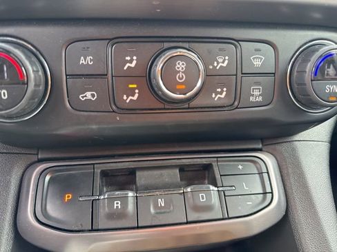 Used 2021 GMC Acadia AT4 w/ Technology Package image 10