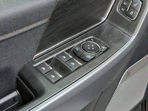 Used 2025 Ford F150 Lariat w/ Equipment Group 502A High image 12