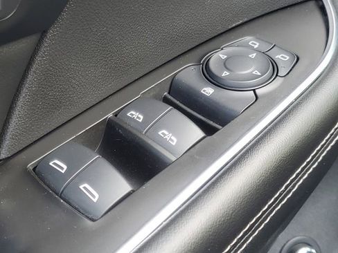 Used 2023 Buick Envision Essence image 11