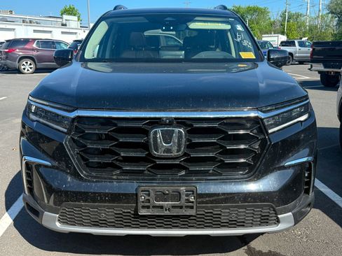Used 2023 Honda Pilot Elite image 2