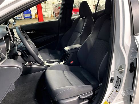 Used 2025 Toyota Corolla SE FWD image 8