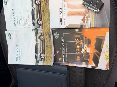 Used 2016 Land Rover Discovery Sport HSE image 17