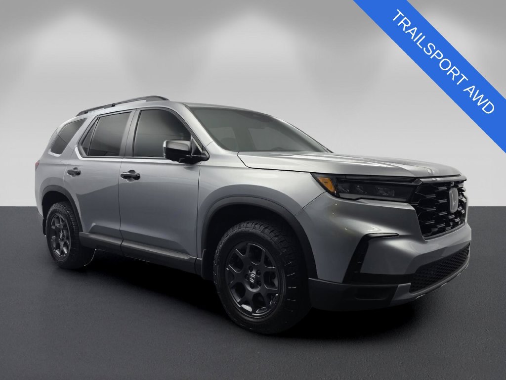 Used 2025 Honda Pilot TrailSport image 1