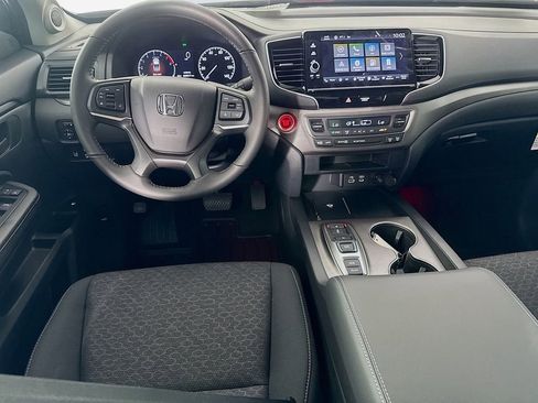 Certified 2025 Honda Ridgeline Sport image 25