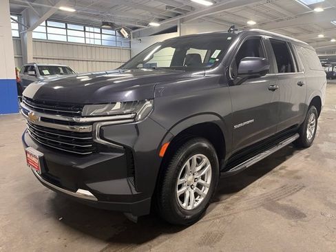 Used 2023 Chevrolet Suburban LT image 7