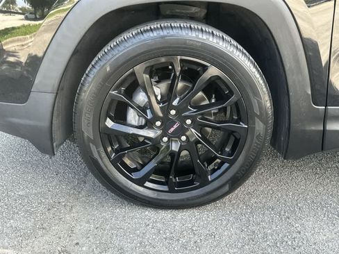 Used 2023 GMC Terrain SLE w/ Driver Convenience Package FWD image 10
